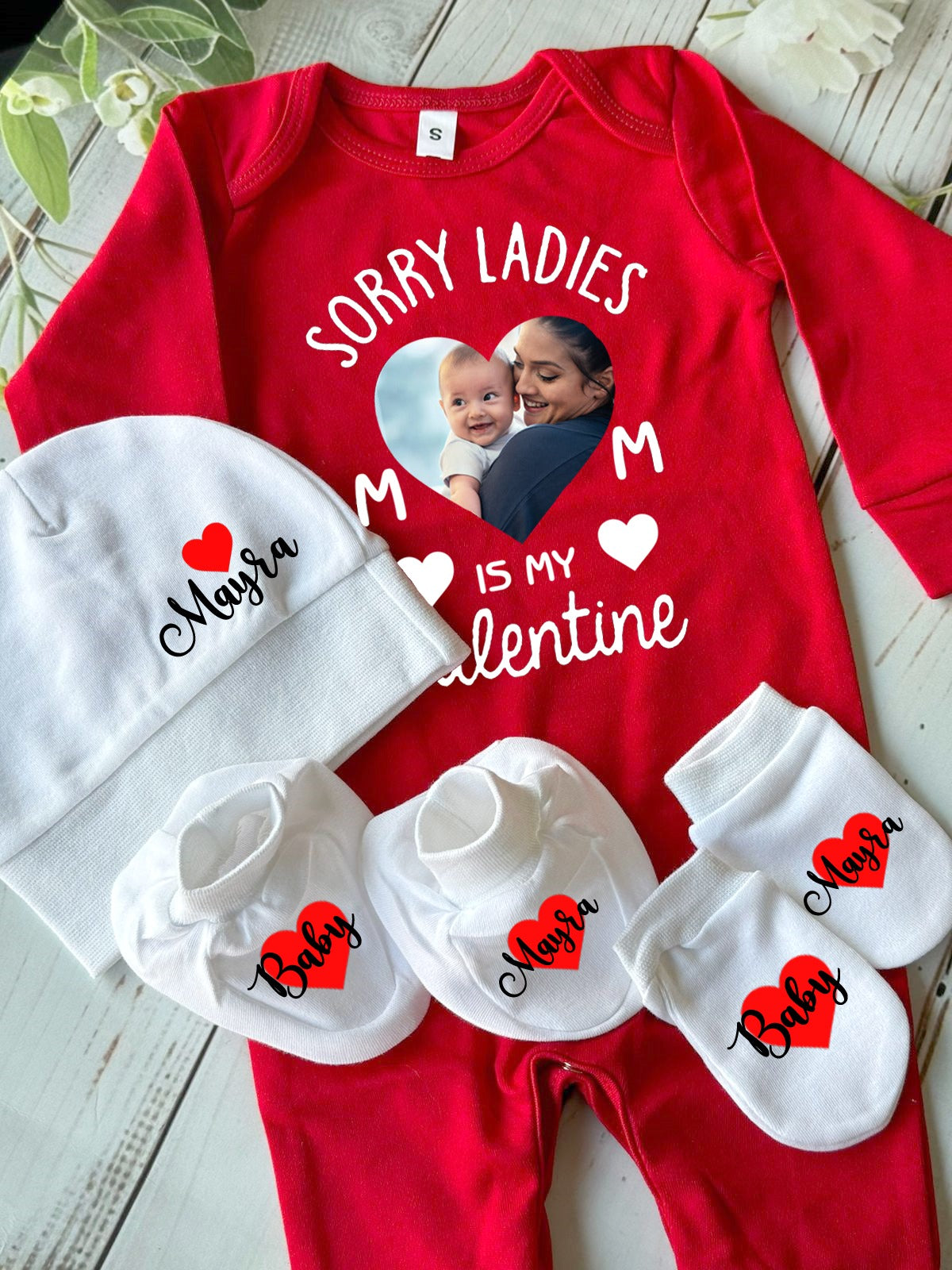Customised Babywear Gift Set – Romper, Cap & Mittens