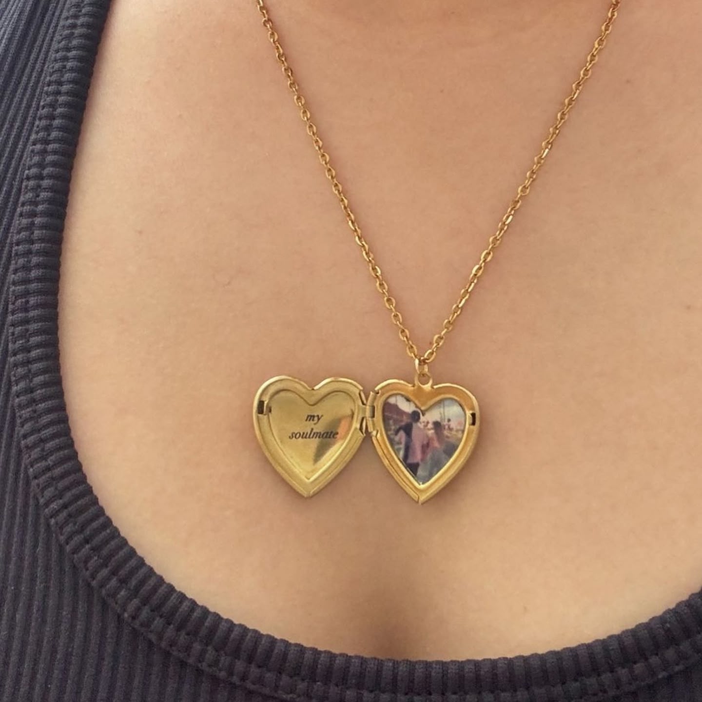 Customise heart shape photo pendant
