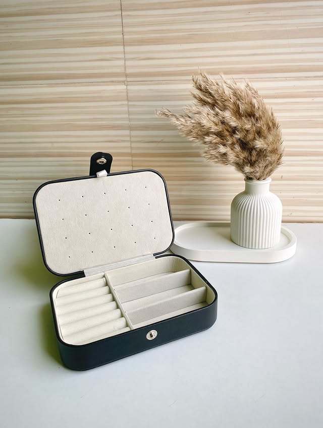 Jumbo jewellery box